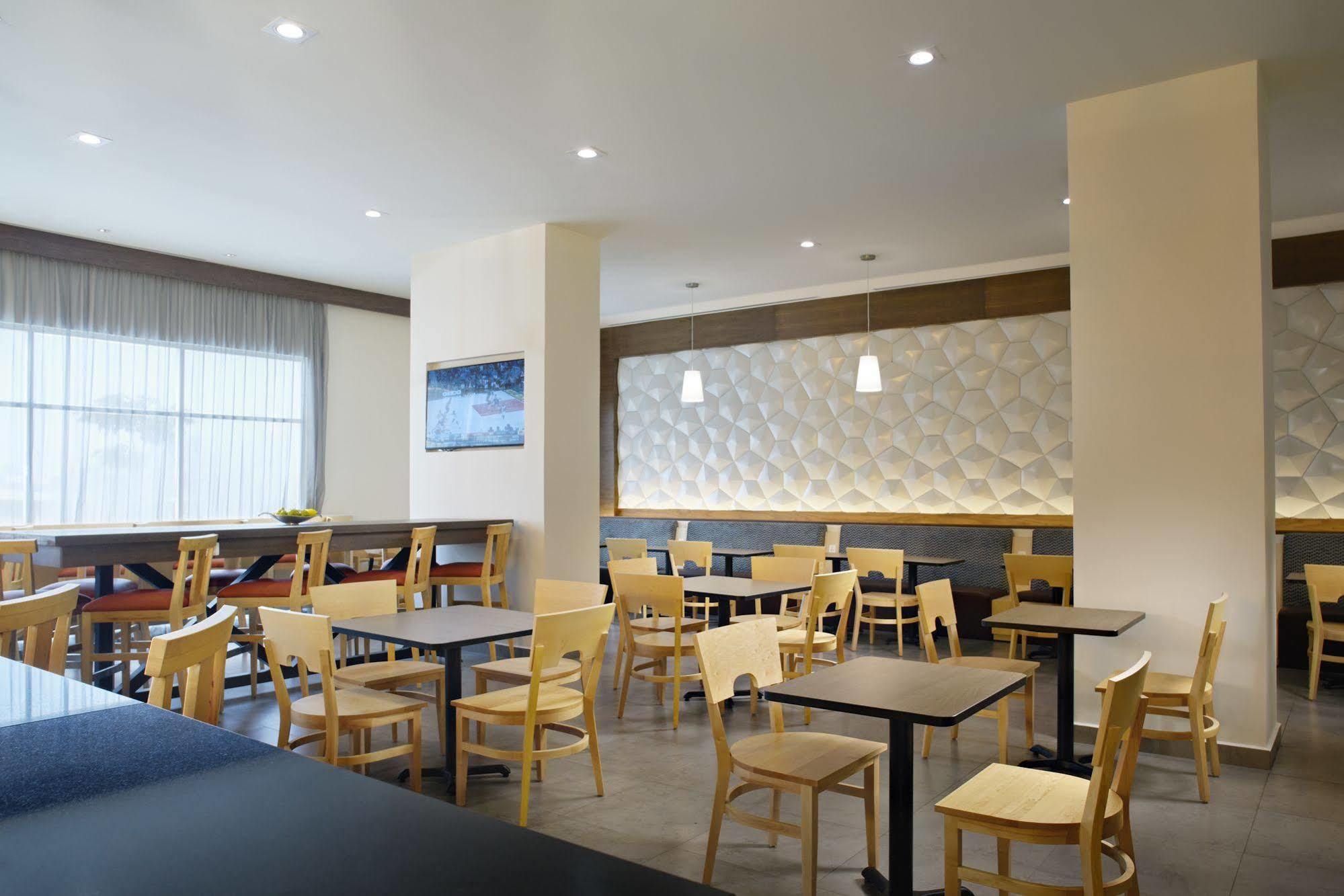 Fairfield Inn & Suites By Marriott Villahermosa Tabasco Buitenkant foto